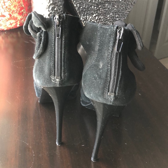 Carlos by Carlos Santana Black Suede Heels Size 9 - Picture 2 of 5